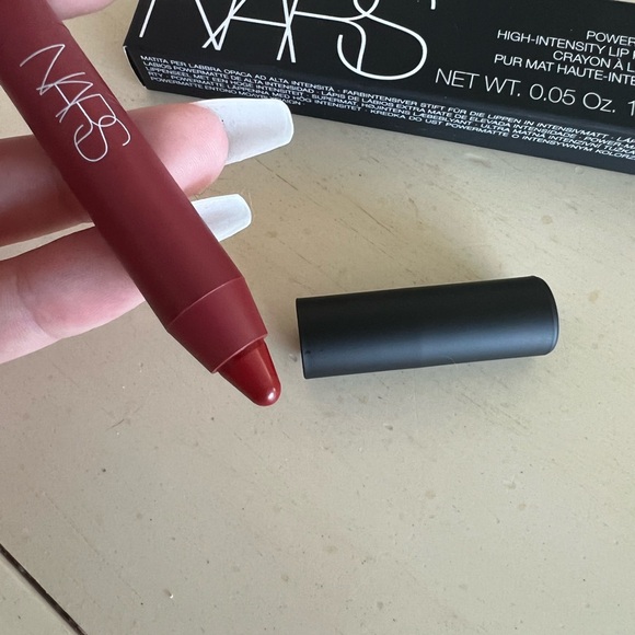 NARS powermatte lip pencil - Picture 5 of 6
